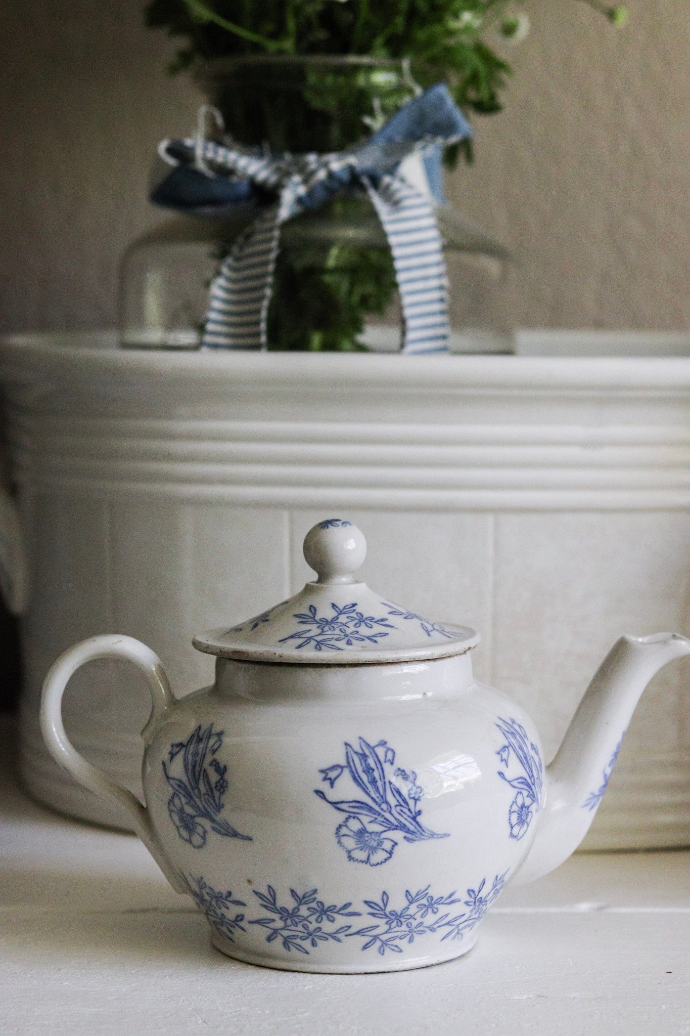 Vintage St Uze Teapot
