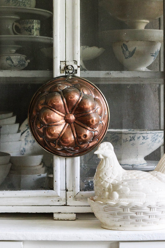 Large Vintage English Copper Mold