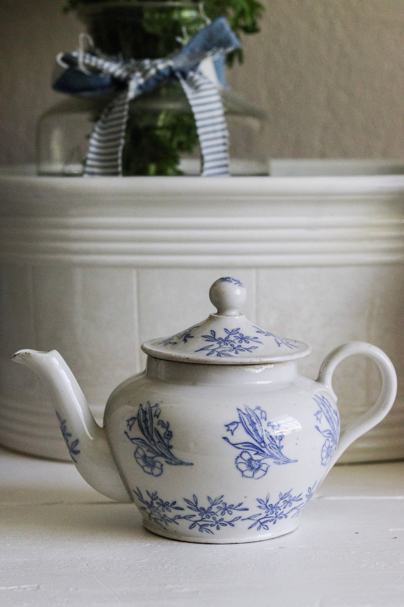 Vintage St Uze Teapot