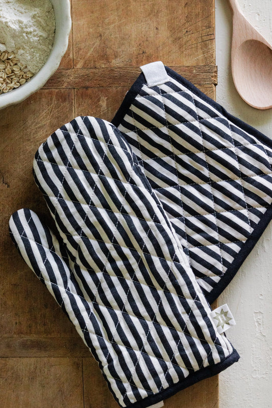 Quilted Linen Oven Mitt + Potholder Set - Navy