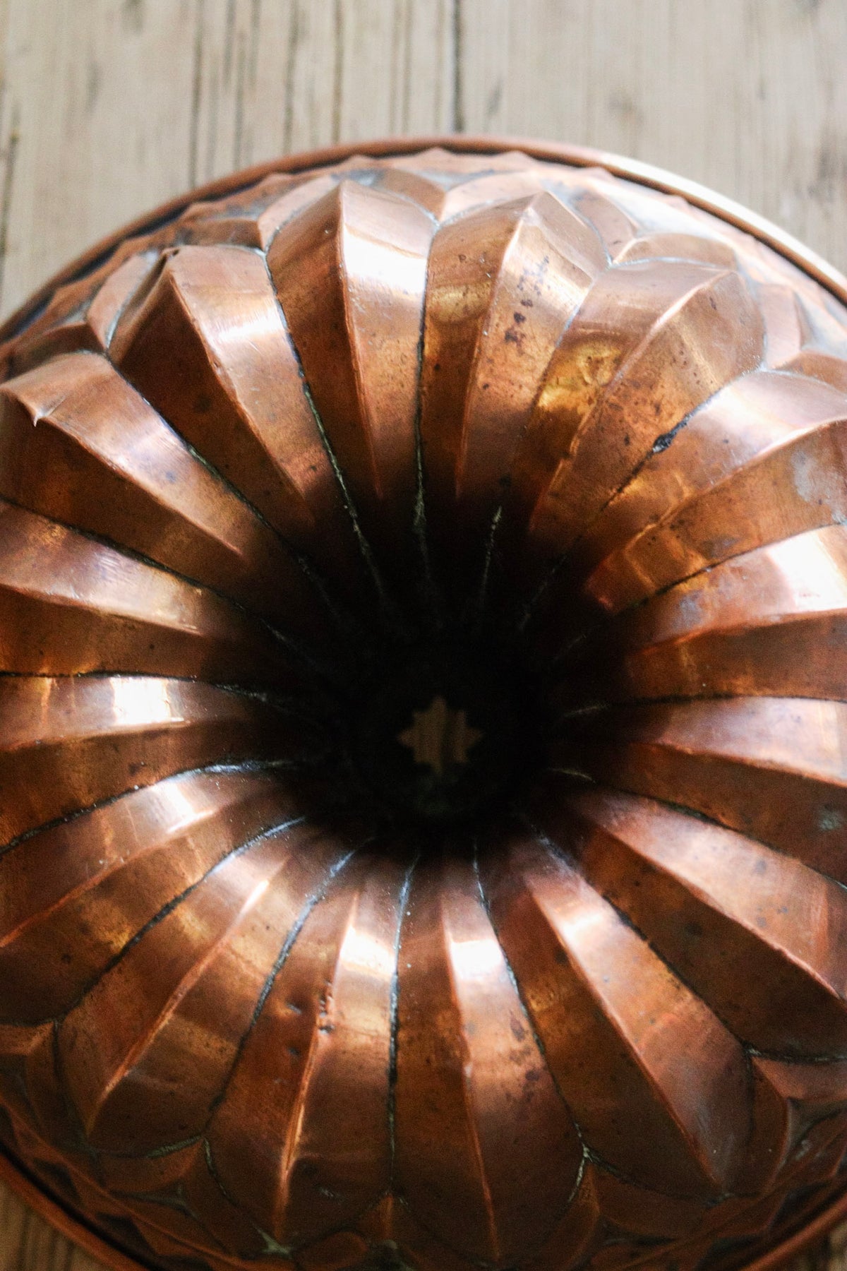 Large Vintage English Copper Mold